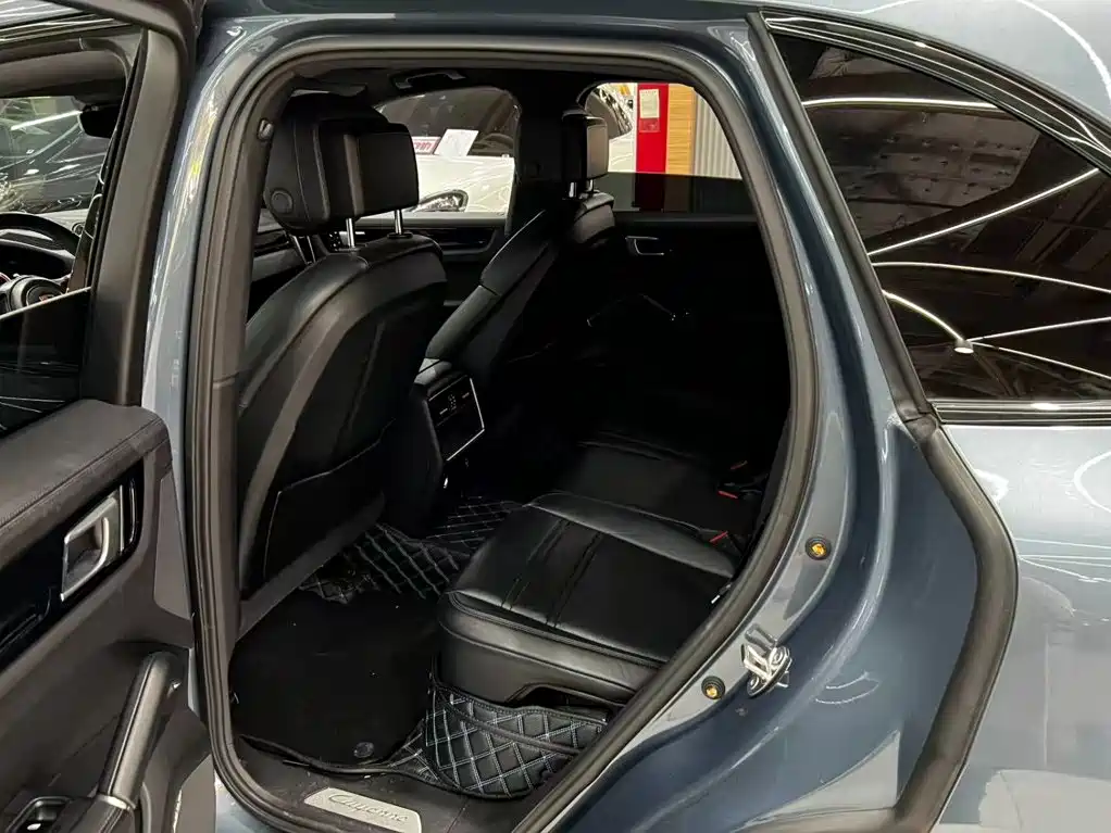 Porsche Cayenne — миниатюра 11
