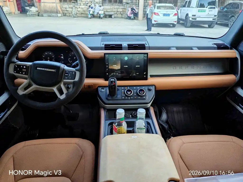 Land Rover Defender — миниатюра 12