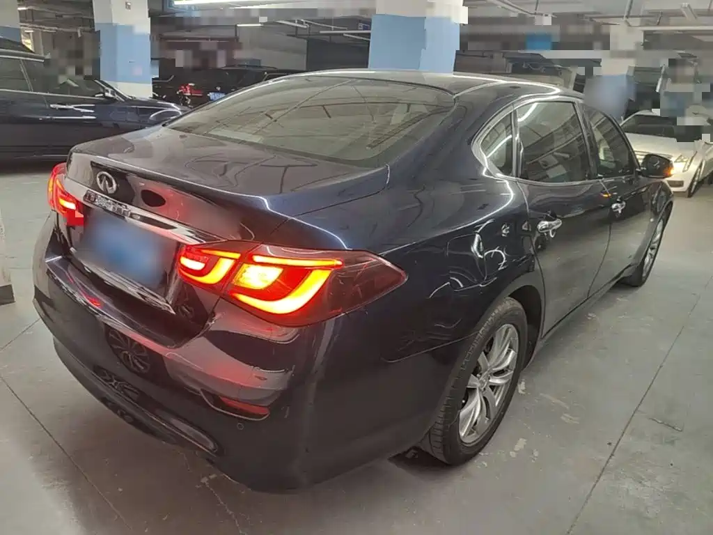 Infiniti Q70 — миниатюра 7