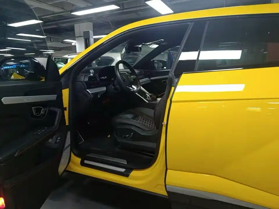 Lamborghini Urus — миниатюра 2