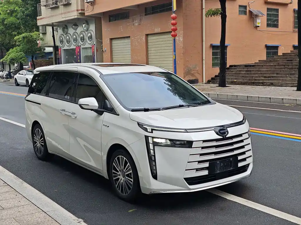 GAC Motor Trumpchi E8 PHEV — миниатюра 3