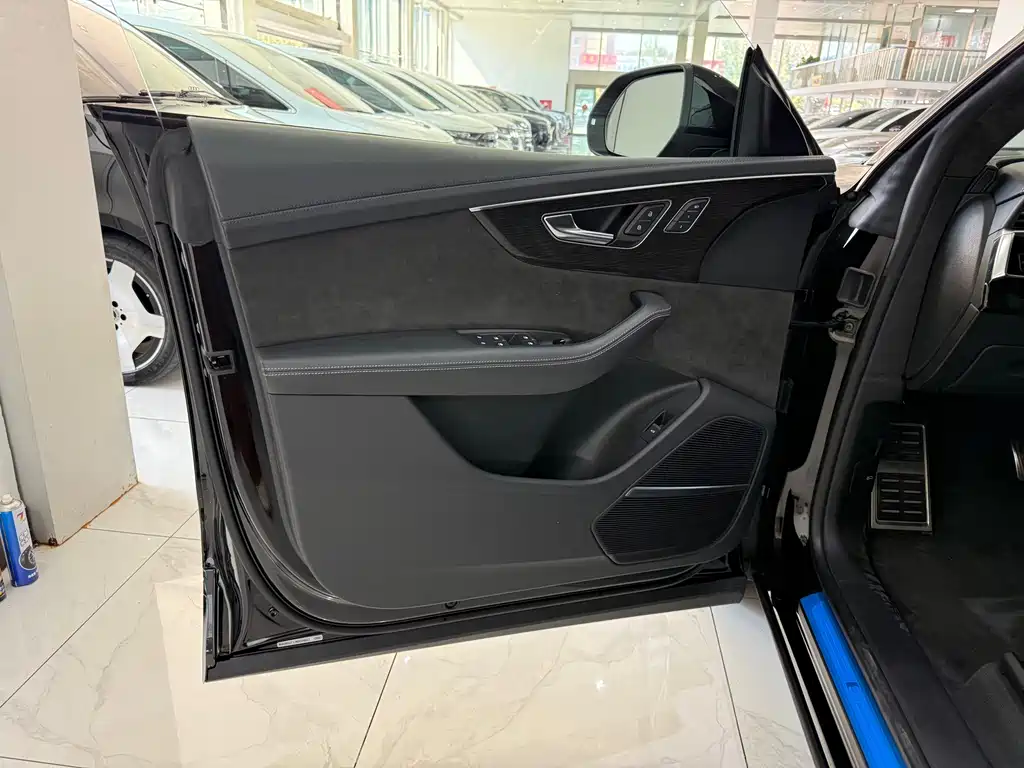 Audi Q8 — миниатюра 5