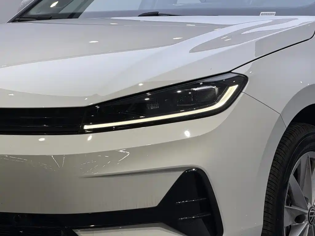 Volkswagen Sagitar — миниатюра 9