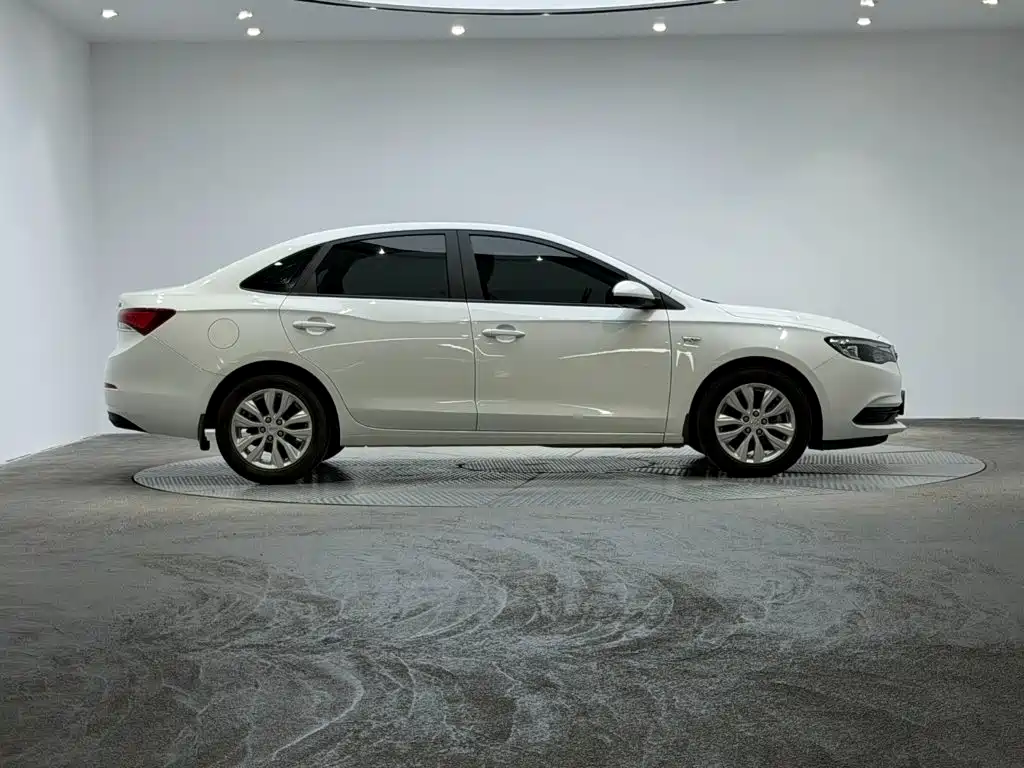 Buick Excelle — миниатюра 6