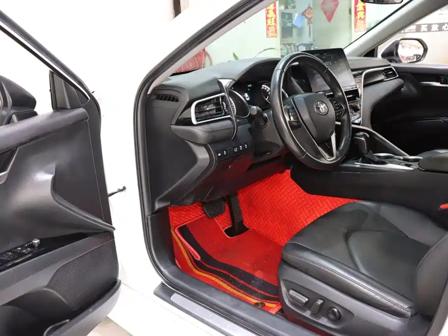 Toyota Camry — миниатюра 9