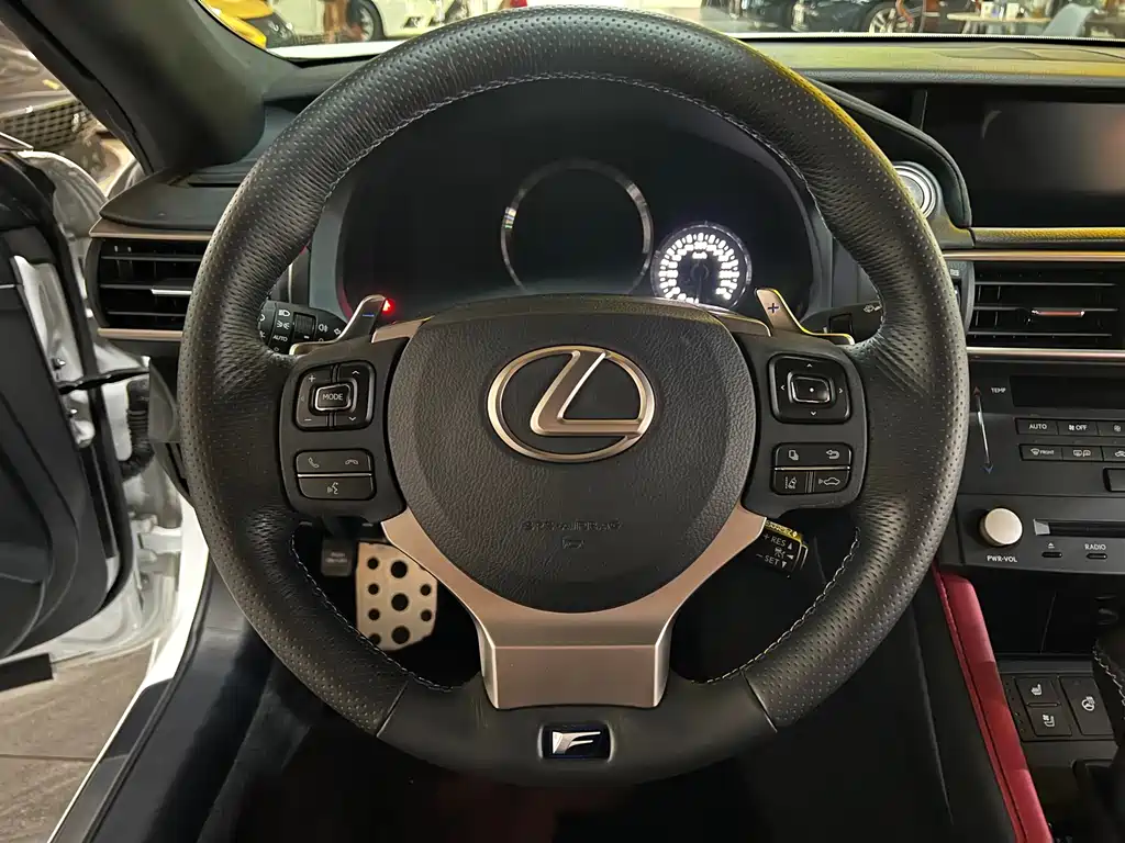 Lexus RC F — миниатюра 8