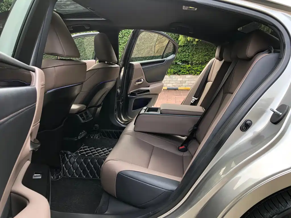 Lexus ES — миниатюра 16