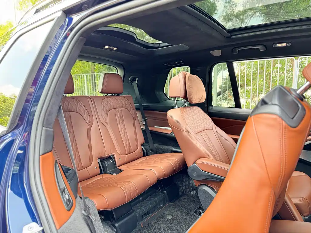 BMW X7 M60i — миниатюра 20