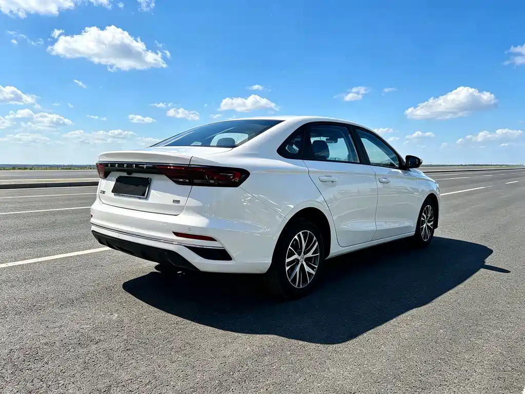 Geely Emgrand — миниатюра 7