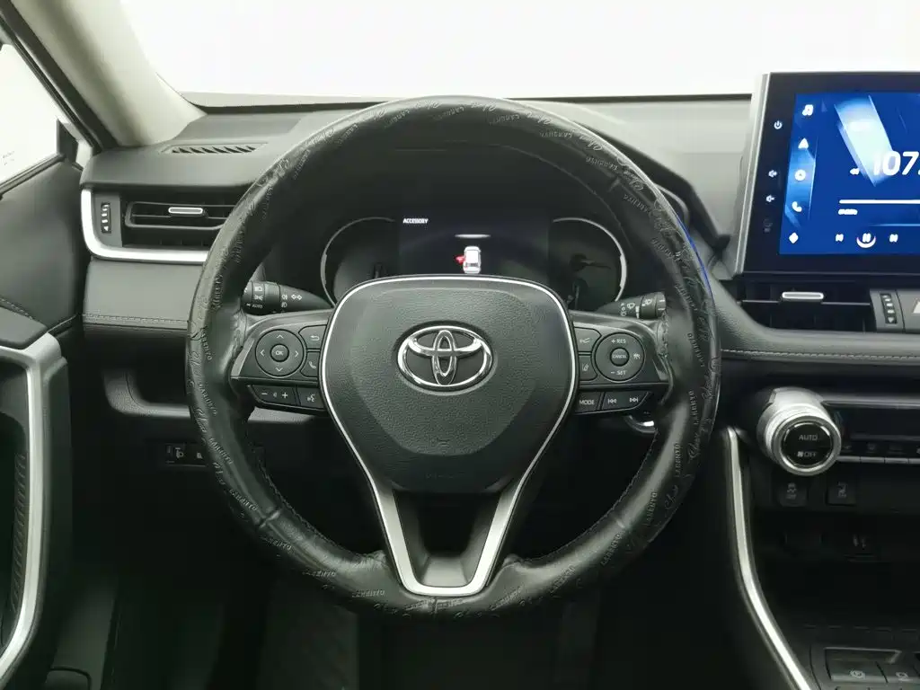 Toyota RAV4 — миниатюра 11