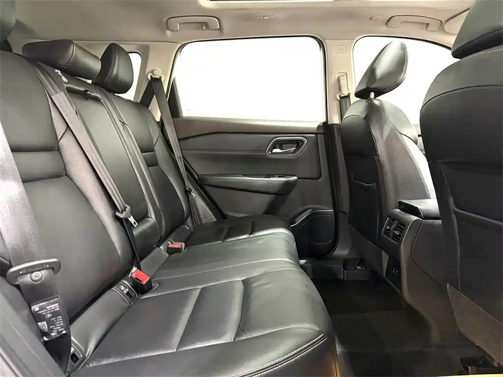 Nissan X-Trail — миниатюра 7