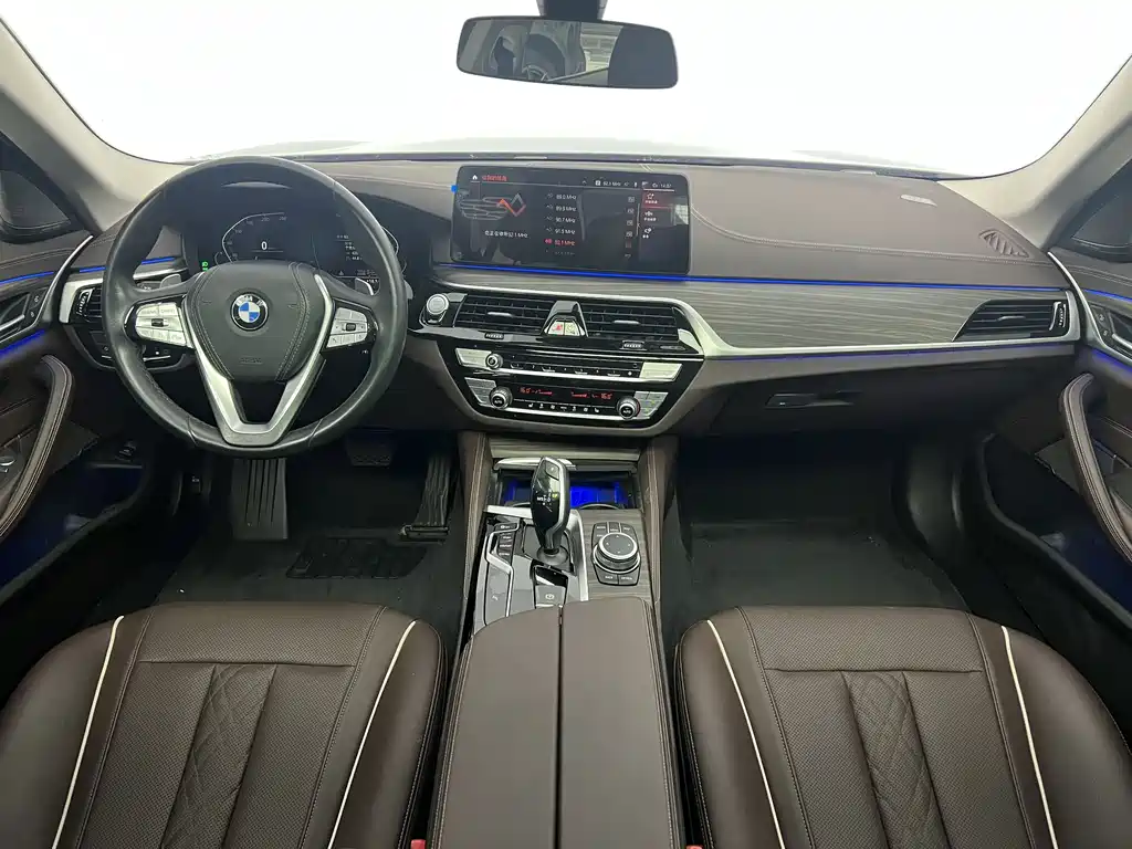 BMW 5 Series — миниатюра 6