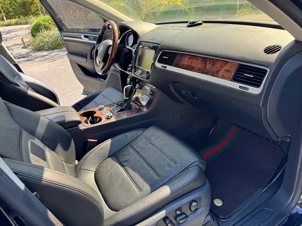 Volkswagen Touareg — миниатюра 18