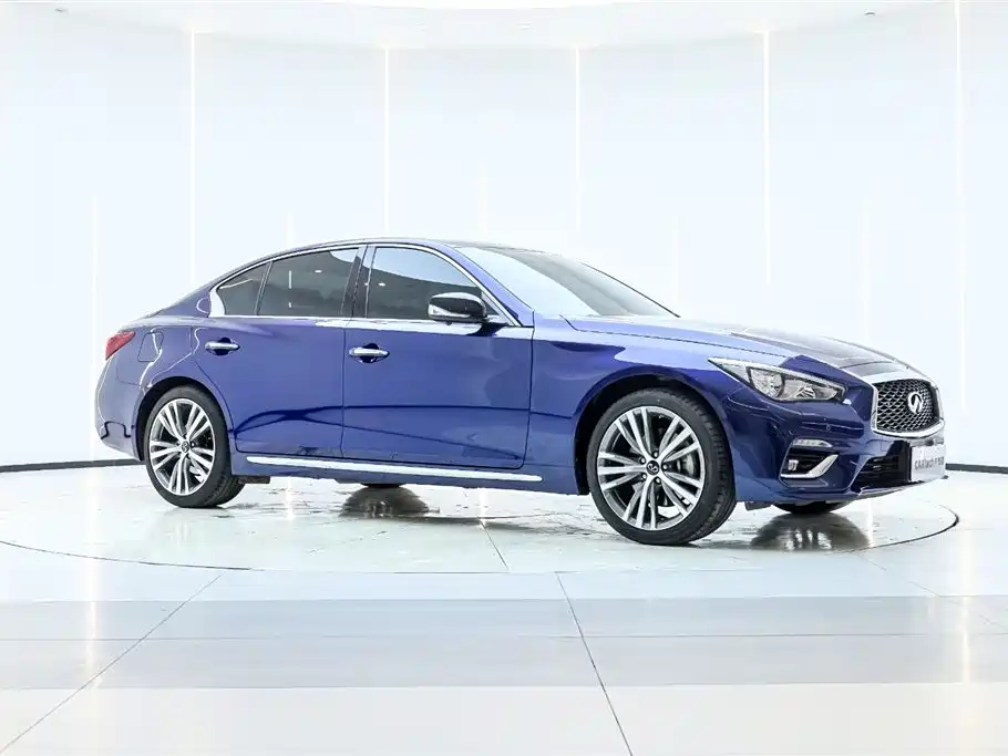 INFINITI Q50L