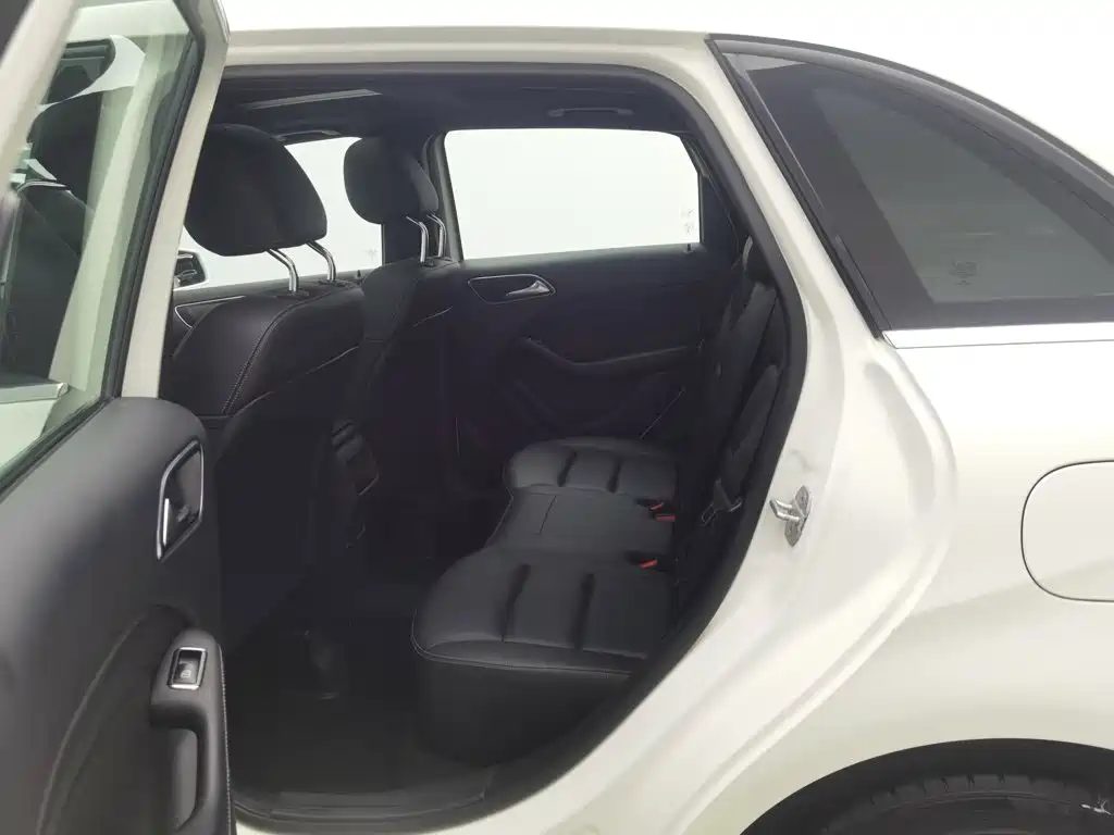 Mercedes-Benz B-Class — миниатюра 15