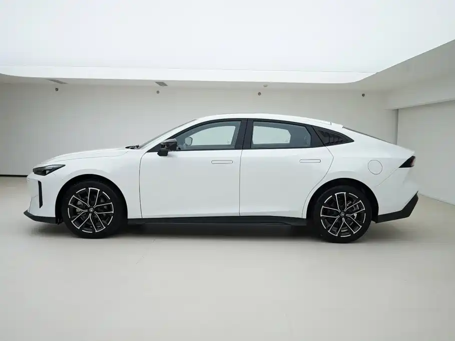 Changan UNI-V iDD — миниатюра 4