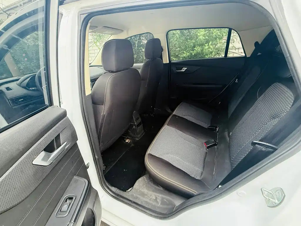 Dongfeng EV YOUNG Guang Xiaoxin — миниатюра 8