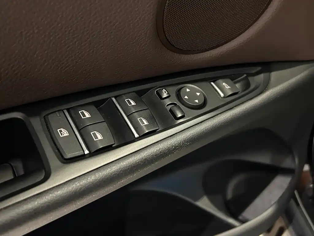 BMW X5 (Import) — миниатюра 6