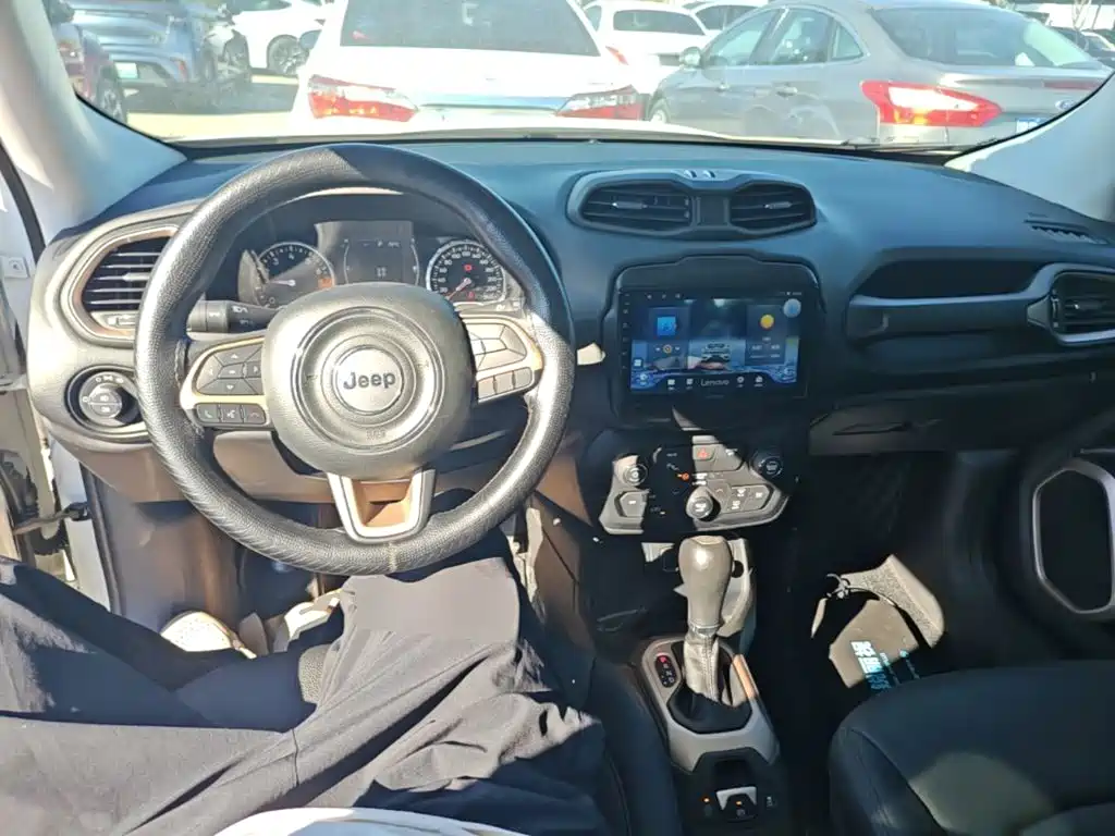 Jeep Renegade — миниатюра 10