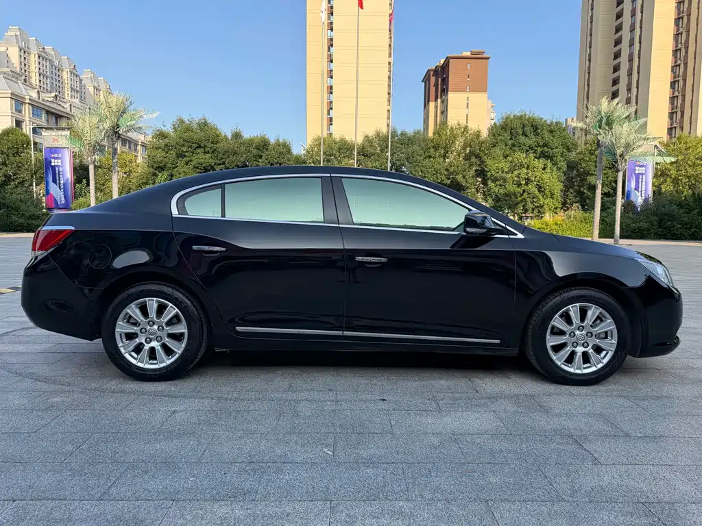 Buick LaCrosse — миниатюра 6