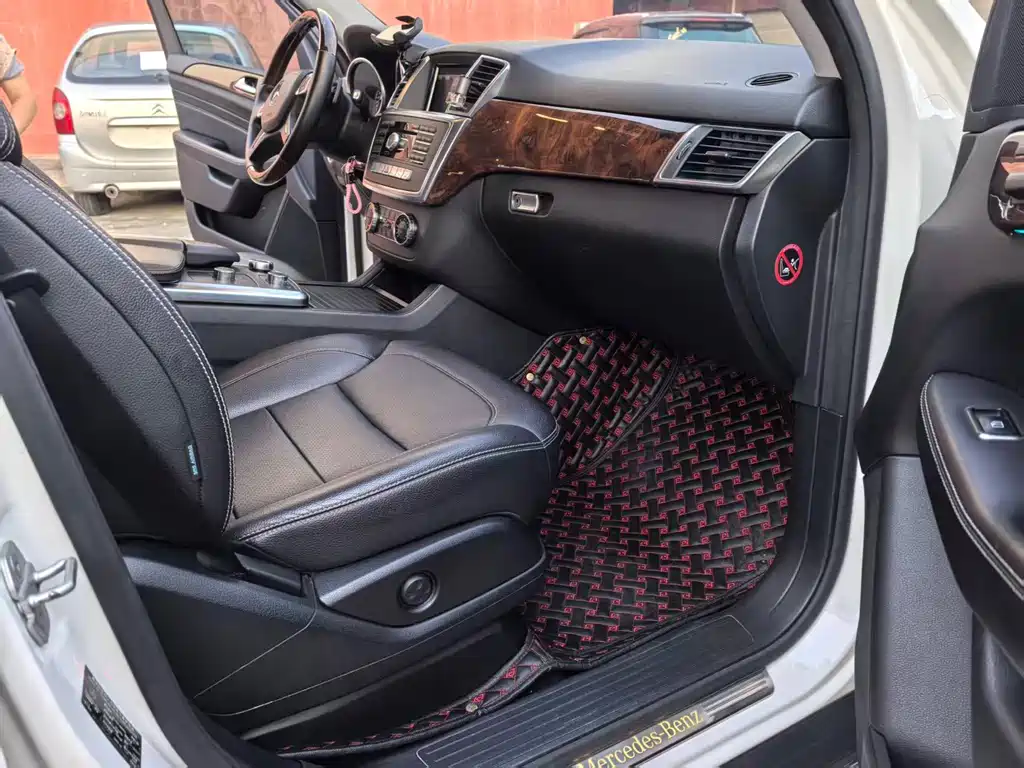 Mercedes-Benz M-Class — миниатюра 6