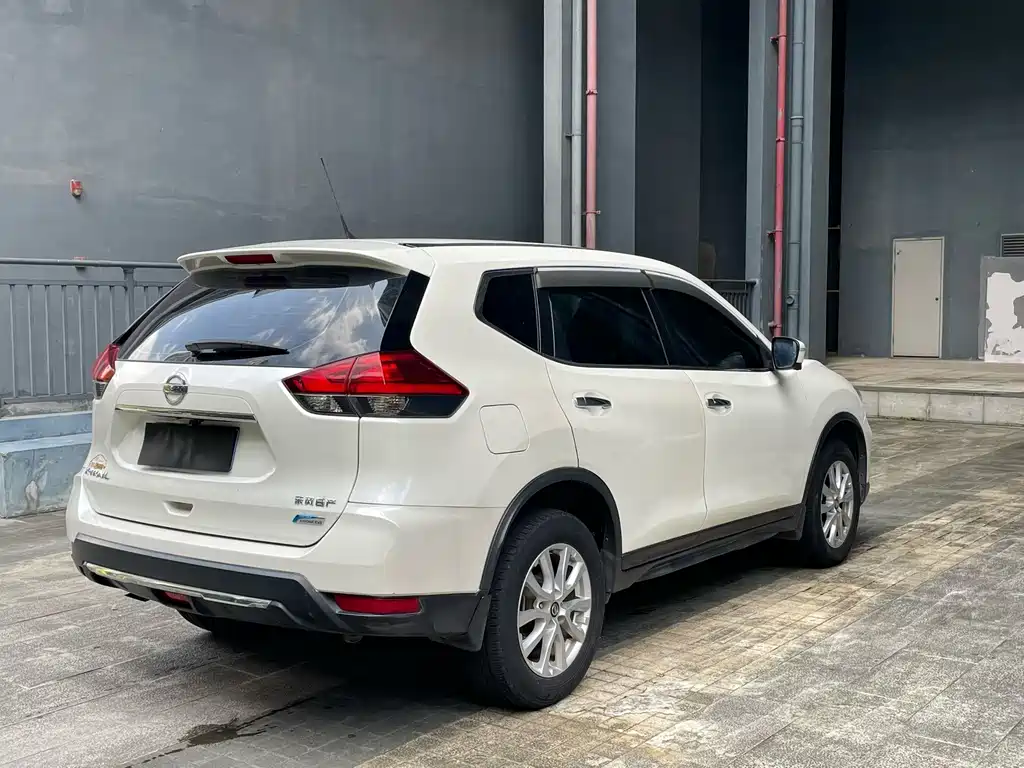 Nissan X-Trail — миниатюра 4