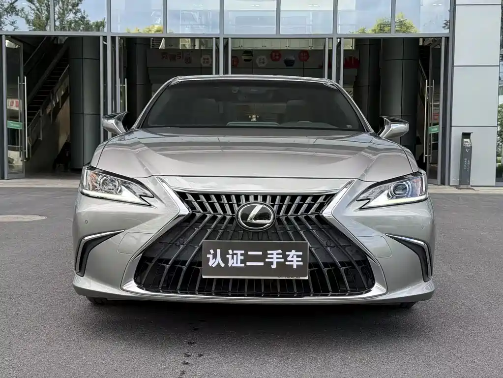 Lexus ES — миниатюра 2