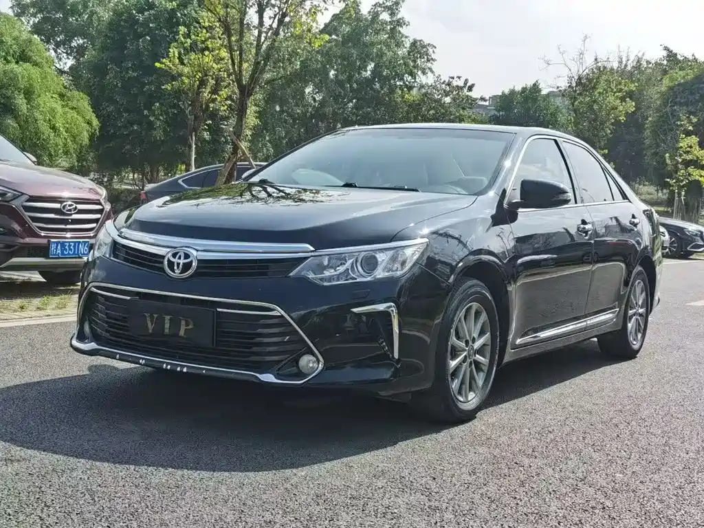 TOYOTA CAMRY
