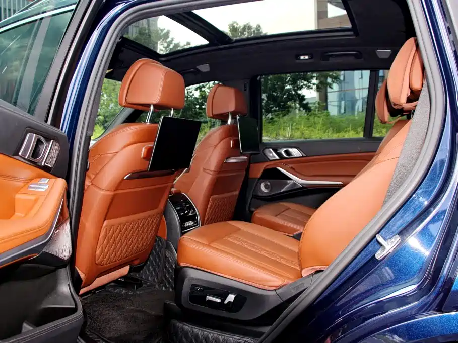 BMW X7 M60i — миниатюра 7