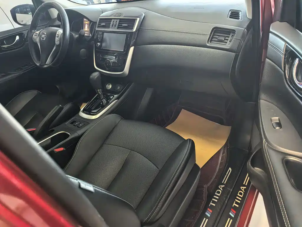Nissan Tiida — миниатюра 10