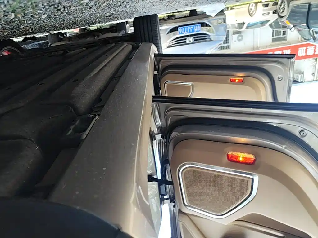 Porsche Macan — миниатюра 22
