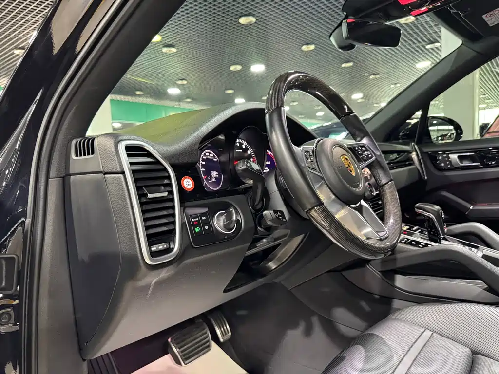Porsche Cayenne — миниатюра 13
