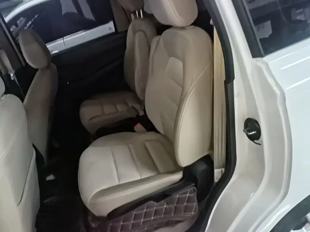 Wuling Hongguang — миниатюра 17