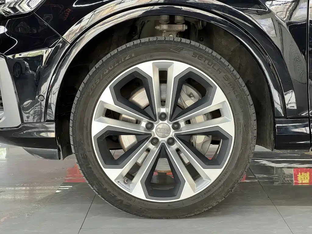 Audi Q7 — миниатюра 13