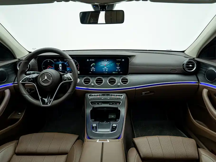 Mercedes-Benz E-Class — миниатюра 20
