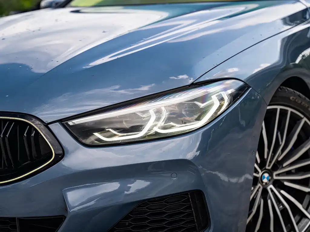 BMW 8 Series — миниатюра 7