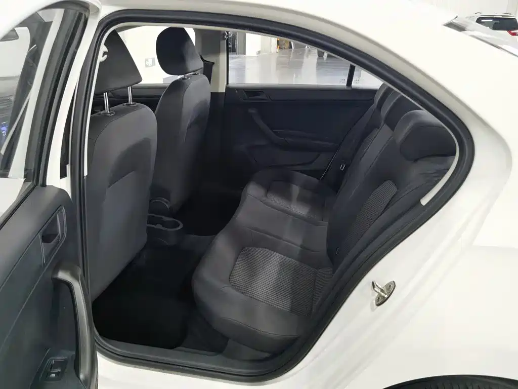 Volkswagen Santana — миниатюра 15