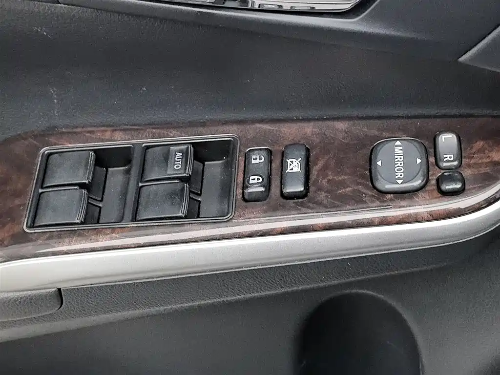 Toyota Camry 2016 2.0G Lead