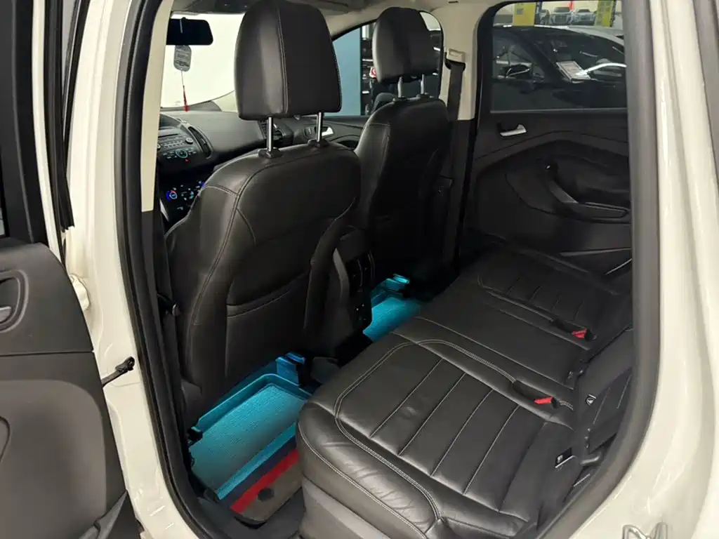 Ford Kuga — миниатюра 17