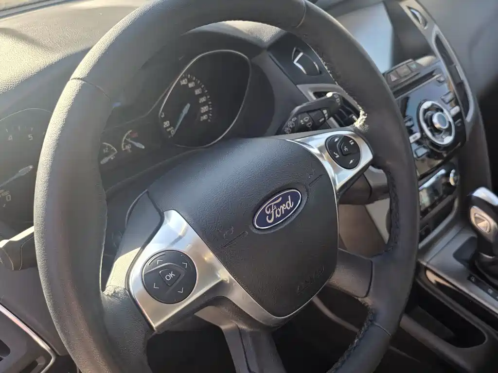 Ford Focus — миниатюра 11