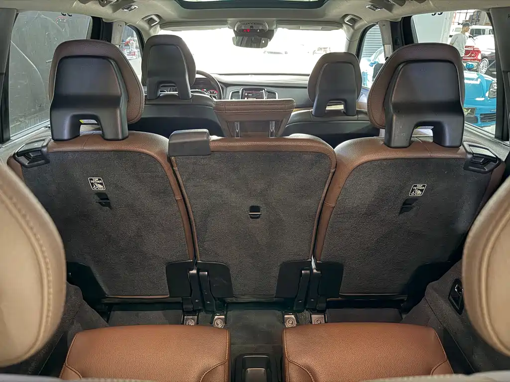 Volvo XC90 — миниатюра 9