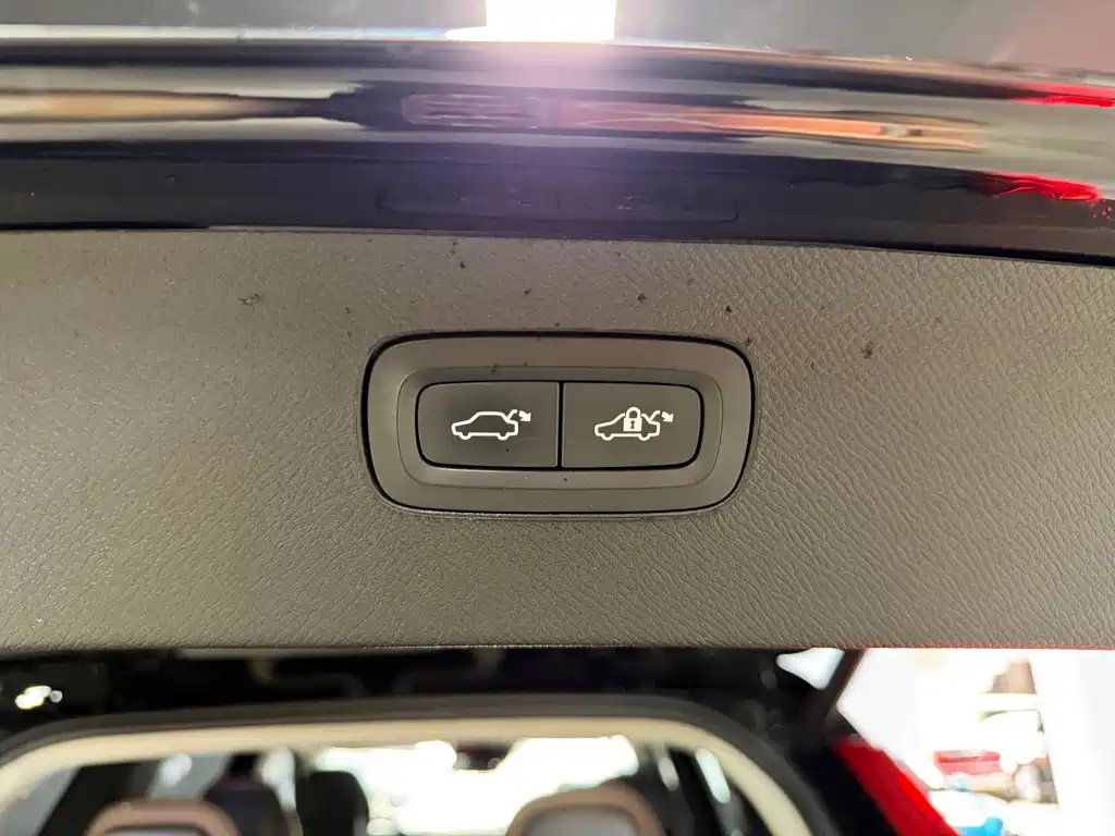 Volvo XC90 — миниатюра 26