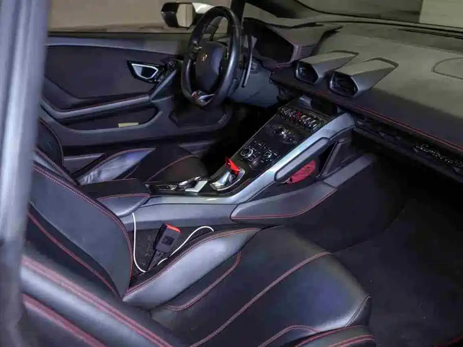 LAMBORGHINI HURACÁN