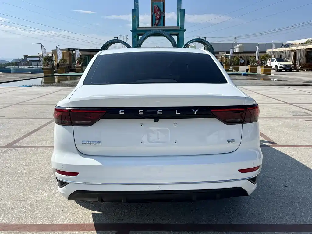 Geely Emgrand — миниатюра 8