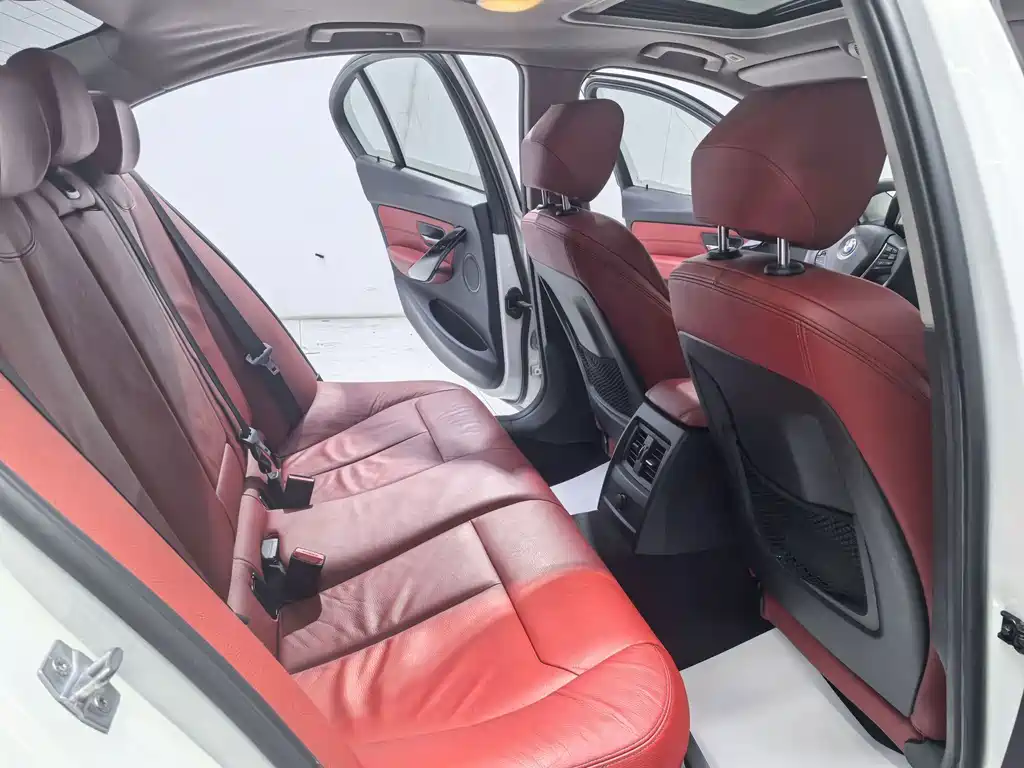 BMW 3 Series — миниатюра 7