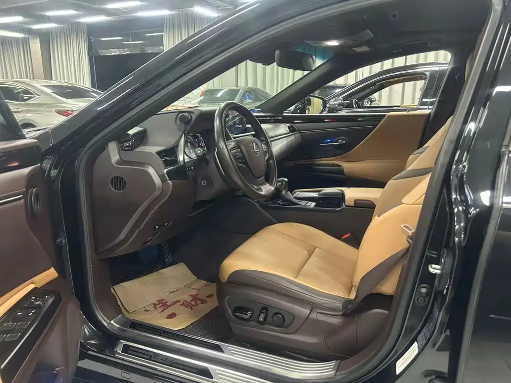 Lexus ES — миниатюра 4