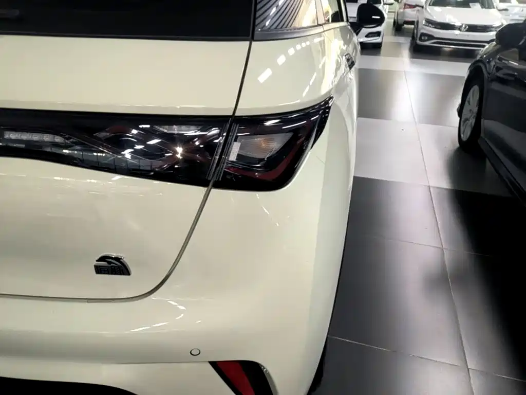 BYD Dolphin — миниатюра 8