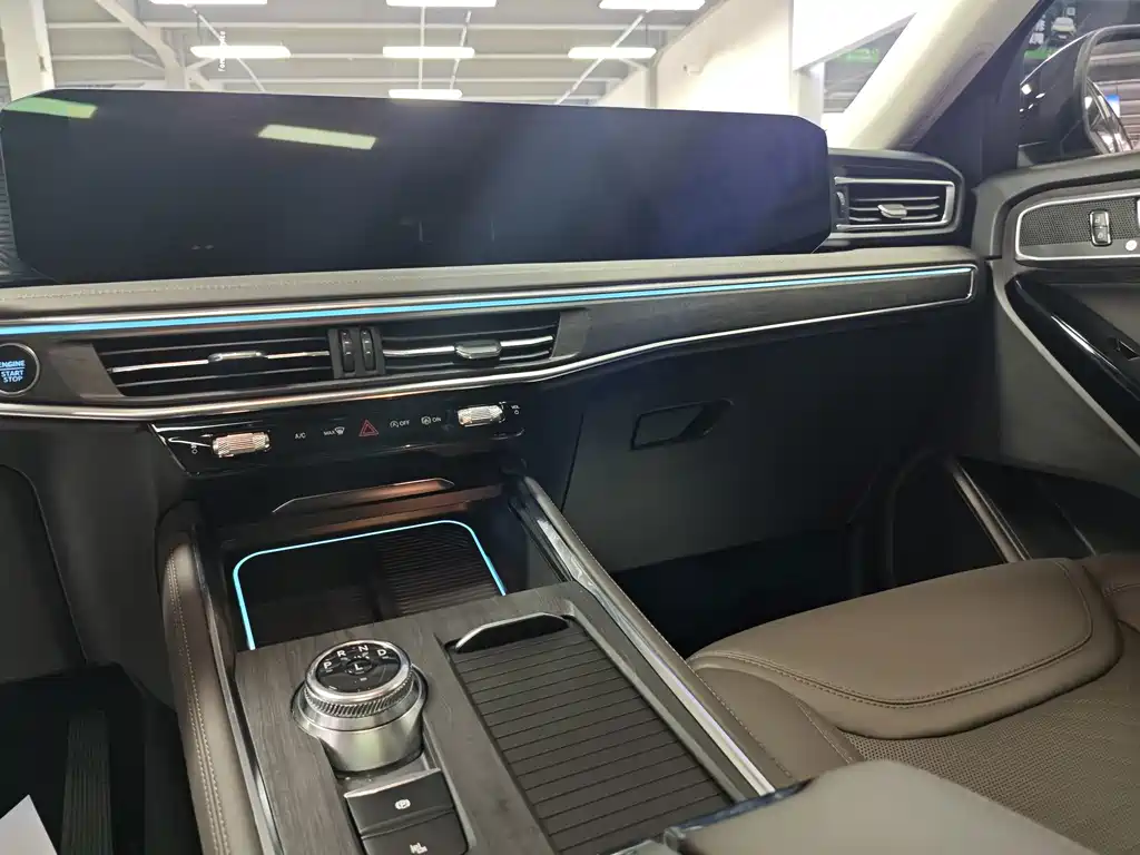 Ford Explorer — миниатюра 9