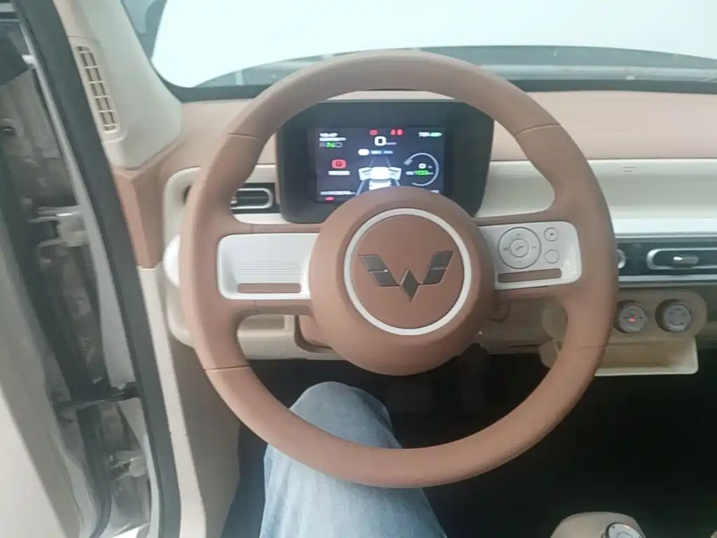 Wuling MINIEV — миниатюра 11