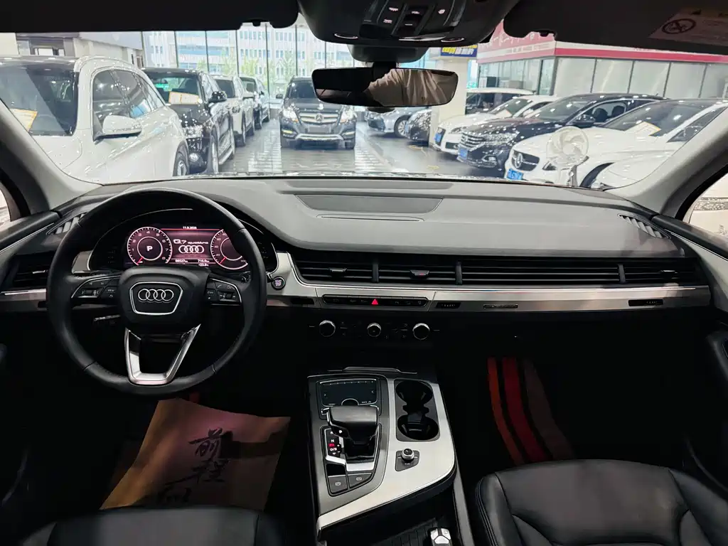 Audi Q7 — миниатюра 6